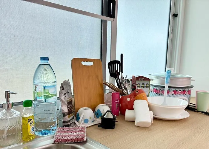 42 Sqm Furnished Quiet Residential Cat Friendly Апартаменты